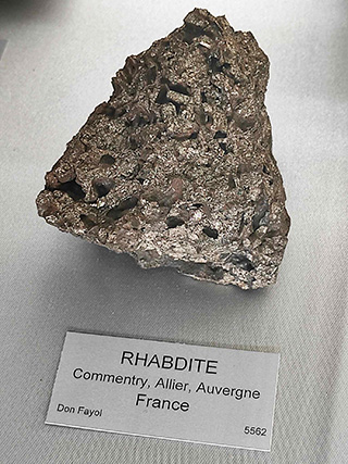 Rhabdite (Muse de Minralogie de lcole des Mines; Nicolas Geol)